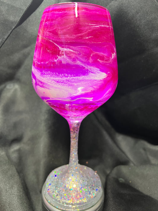 L101 Perfectly Pink Wineglass