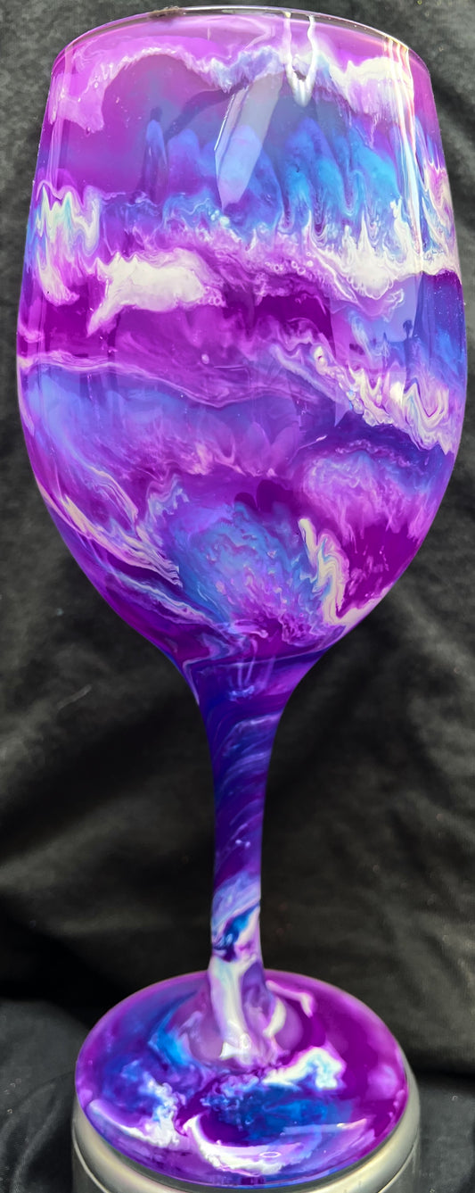 L105 Purple, blue and white Wine Glass